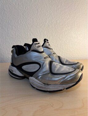 VTG Reebok Pump 2.0 Running Shoes Men’s 8 White and silver RARE